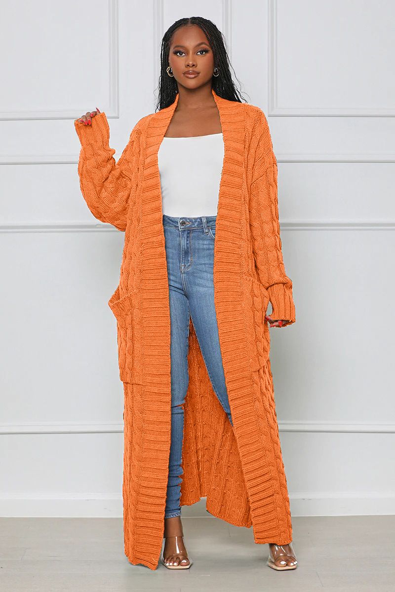 Damenbekleidung Locker gestrickte Strickjacke, gemütliche, übergroße Strickjacke mit Taschen, langer Zopfmuster-Pullovermantel, lockerer Boho-Chic, offene Vorderseite_voghion.com