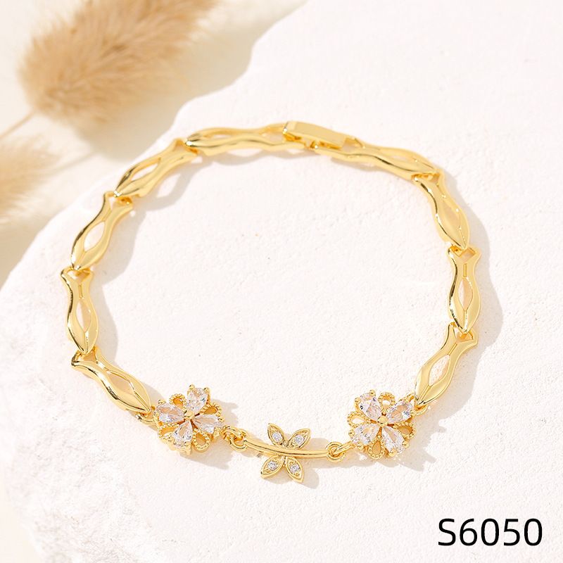 Bracelet femme micro incrusté de zircons, fleur douce, trèfle à quatre feuilles, mode estivale, acier titane, bijoux de luxe légers_voghion.com