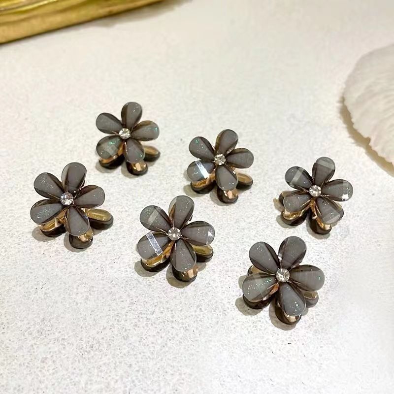 Mini horquilla de verano para mujer, accesorio para el cabello con flequillo roto de tamaño pequeño, ideal para celebridades de Internet (2023)_voghion.com