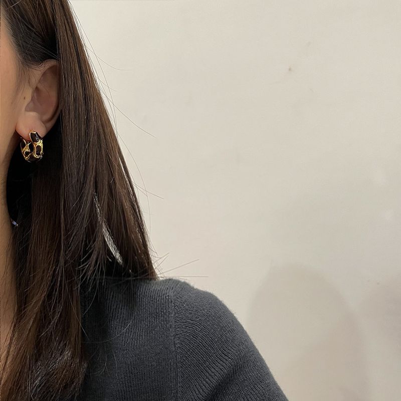 Ohrringe aus Messing, echt vergoldet, Öltropfen-Design, vielseitiges Design, französischer unregelmäßiger Metallstil, neu_voghion.com