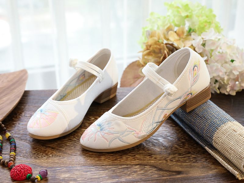 Holzsohle Quadratisch gemustert Besticktes Tuch Damen Flachmund Tanzschuhe Modische Spitzschuh_voghion.com