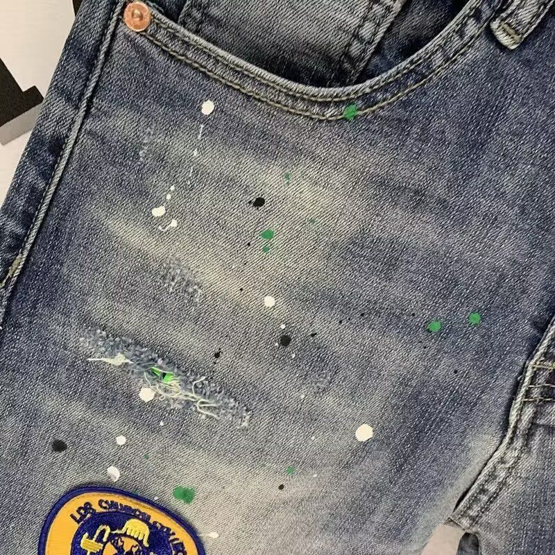 Herrenbekleidung Herren-Jeansshorts im Used-Look mit Stickerei und Spritzer-Design – dehnbare, lässige Streetwear-Cargo-Shorts mittlerer Länge (Hellblau)_voghion.com