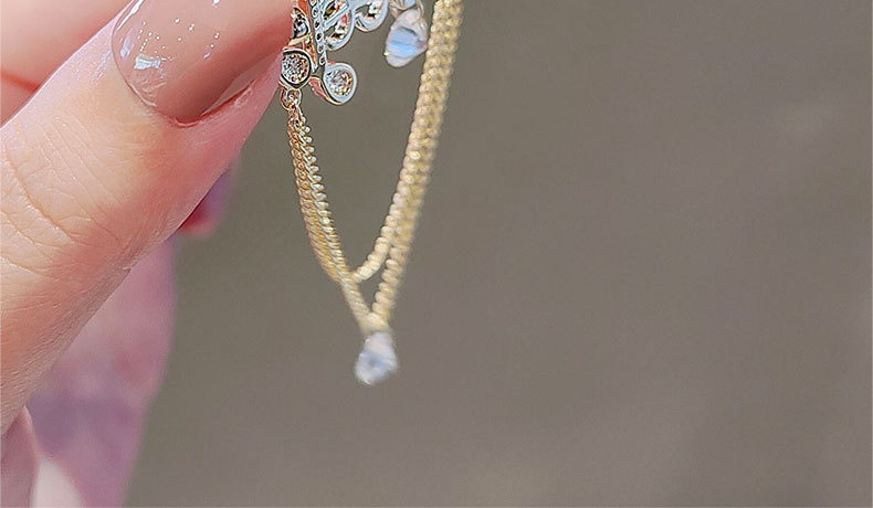 Volledige diamanten kwast brief koningin broche damesmode veelzijdige parelkroon high-end broche pin trui jas accessoires_voghion.com