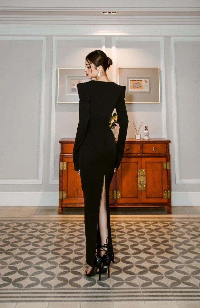 Elegante abito da sera con fascia per donna - Splendido abito aderente con scollo a V e maniche lunghe per feste di Natale e occasioni formali_voghion.com