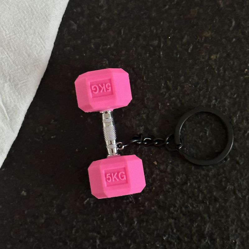 Sportausrüstung Schlüsselanhänger Serie High-End Miu Style Tasche Anhänger Hantel Platte Rucksack Hängende Dekoration Damen_voghion.com