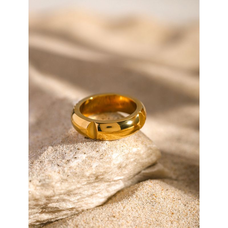 Internet celebrity matching gold stainless steel minimalist ring, niche light luxury design, high-end ring_voghion.com