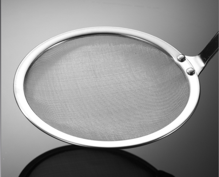 304 Stainless Steel Grease Mesh Separator Oil Strainer Juice Filter Spoon_voghion.com