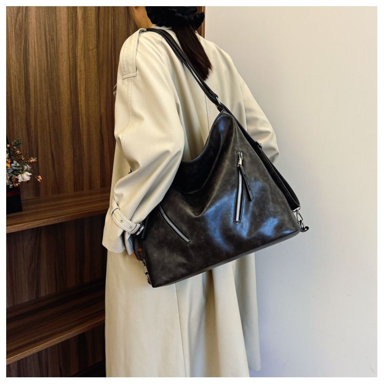 Borsa a secchiello con zaino grande capacità, casual, alla moda coreana, nuova tendenza autunno 2025 da donna_voghion.com