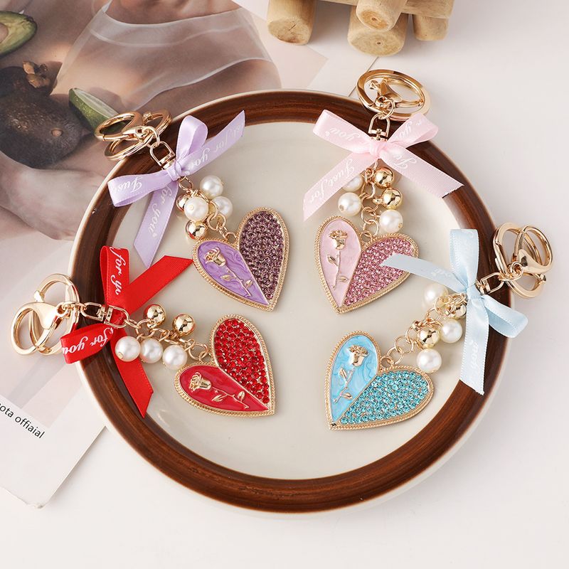 Koreanische Version Diamant-besetzte Herz Rose Blume Auto Metall Damen Tasche Anhänger Schlüsselanhänger Kreative Hängende Ornament Geschenk_voghion.com