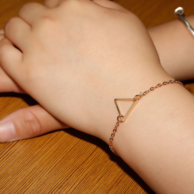 Kvinders forårsny legering enkel billig trekant armbånd grænseoverskridende boutique gaver_voghion.com