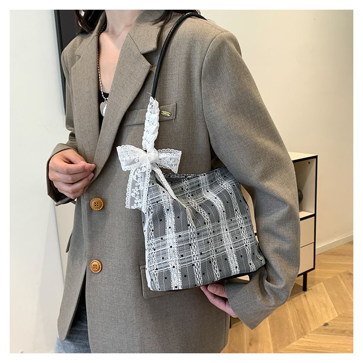 Una borsa a tracolla alla moda e versatile, leggera e semplice. Nuovo modello._voghion.com