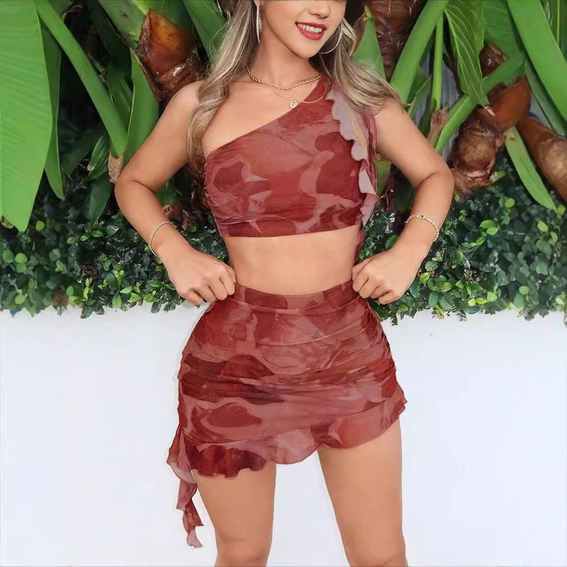 Ensemble deux pièces jupe courte à volants asymétrique imprimée, tenue sexy et slim pour femme, nouvelle collection été 2025_voghion.com