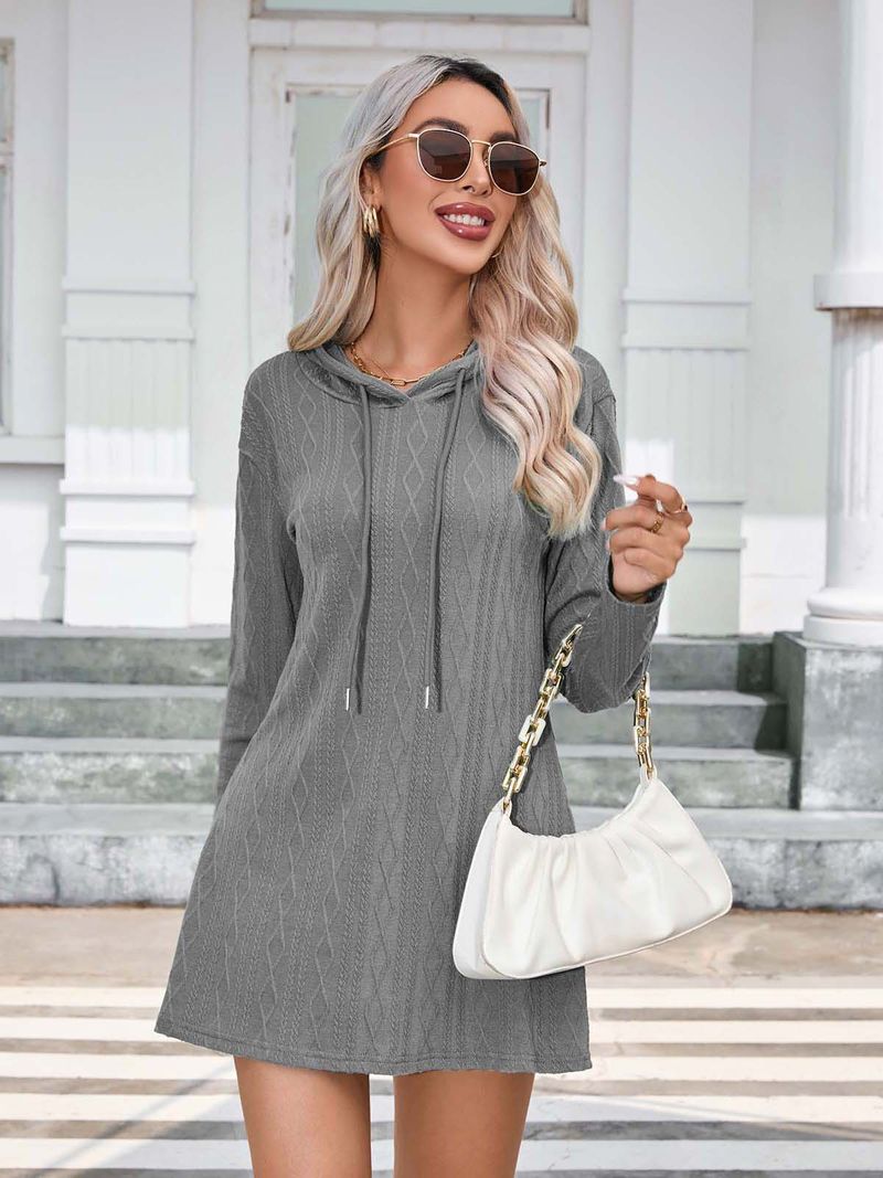 Abito a maniche lunghe con cappuccio in maglia da donna autunno/inverno 2024_voghion.com