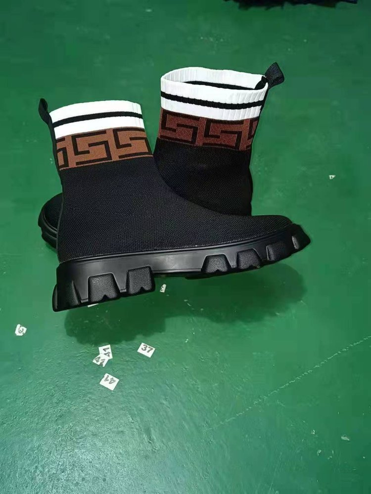 Große schwarze Martin-Stiefel für Damen, Herbst- und Winter-Strickstiefel mit rundem Kopf, Polyurethan-Ärmelsocken, Stiefel für Damen_voghion.com