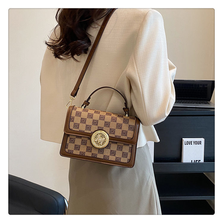 2023 summer new live broadcast good style one-shoulder simple Messenger hand-held hand-carry small square women's bag manufacturers wholesale _voghion.com