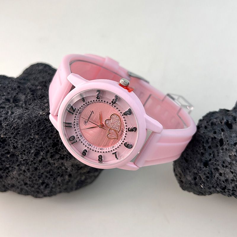 Orologio da donna al quarzo con cinturino in silicone, stile vintage, con scala digitale semplice e cuore, ideale per lavoro quotidiano, compleanno, anniversario, regalo di San Valentino_voghion.com