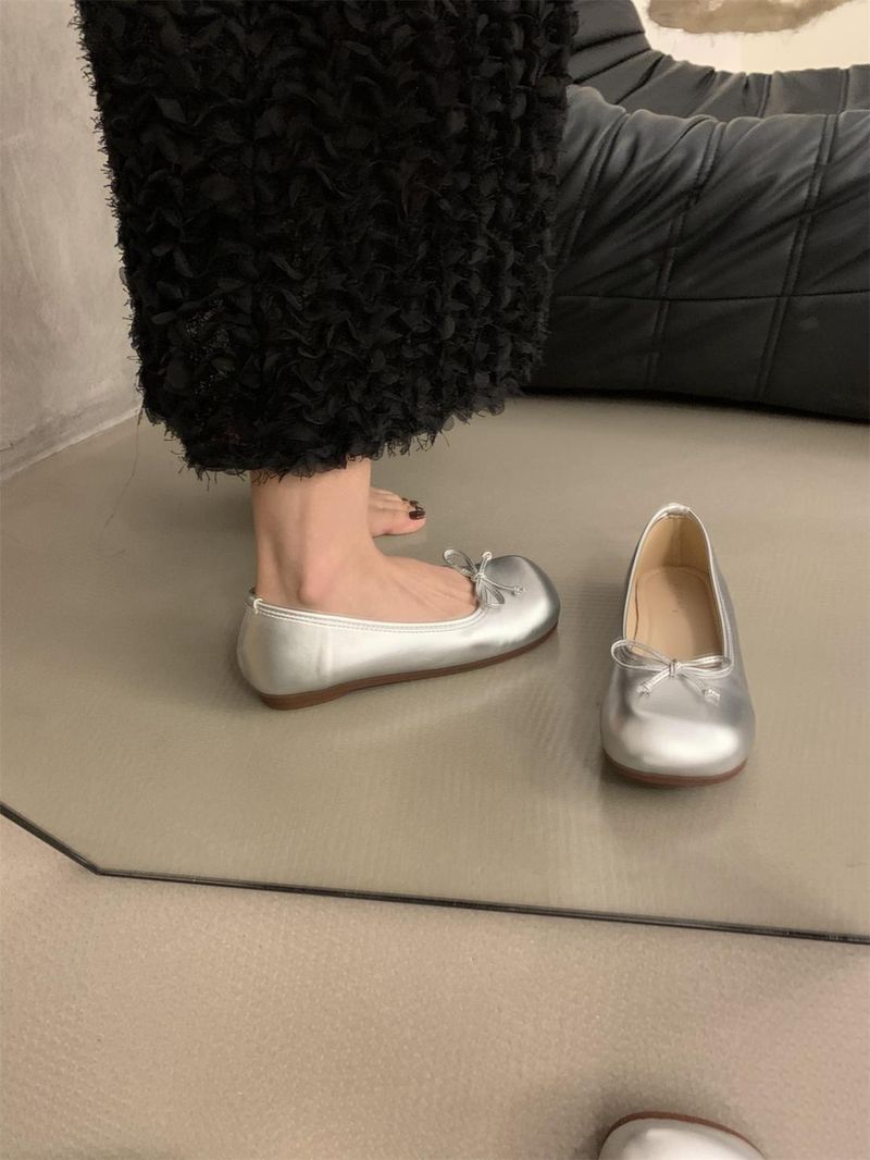 Gentle Soft Flat Bow Silver Single Shoe For Women, Spring 2025 New Comfortable One Foot Red Bean Shoes_voghion.com