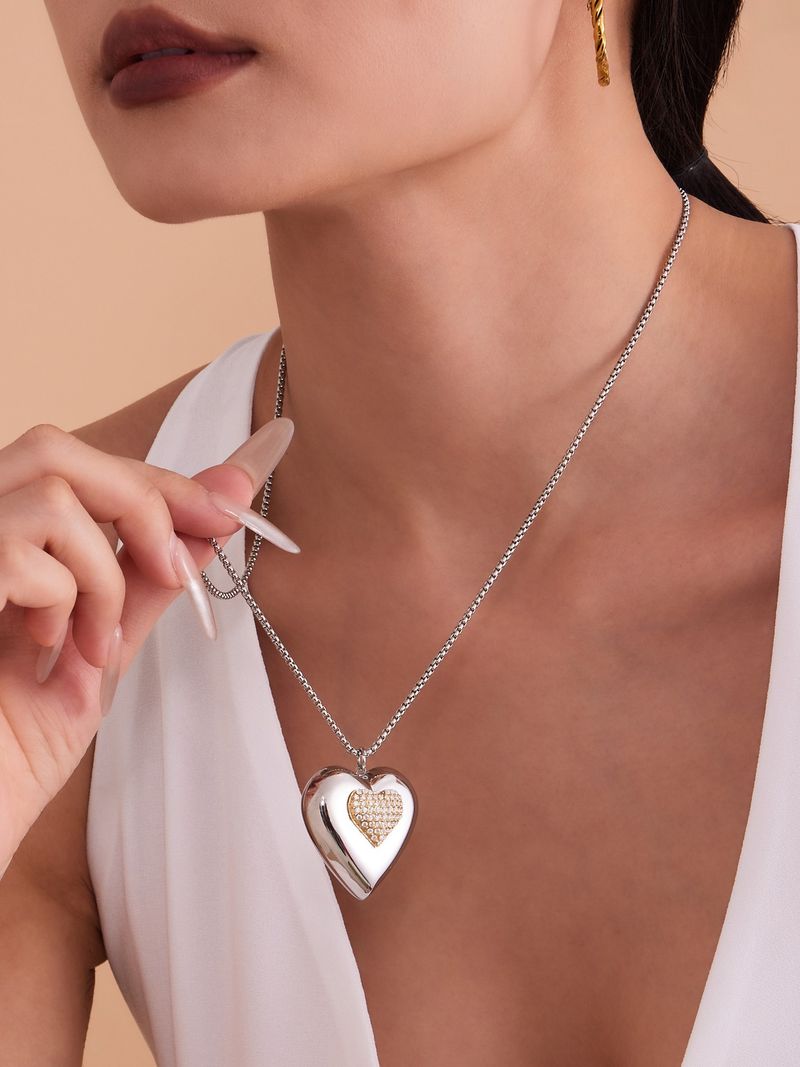 Square Sugar Heart-shaped Necklace With Fashionable Temperament, Titanium Steel Inlaid With Diamonds, Heart-shaped, Niche Long Sweater Chain_voghion.com
