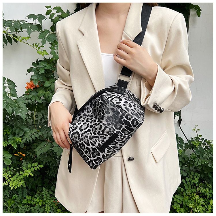 Borsa a tracolla in tela Shell Women 2025, nuova estate, semplice e versatile, con stampa leopardata._voghion.com