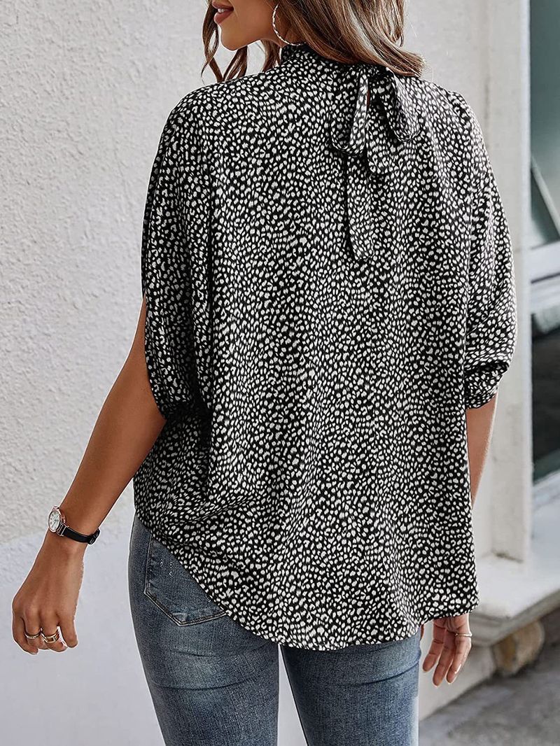 Zomers dameshemd met vleermuismouwen en luipaardprint. Elegant chiffonhemd_voghion.com
