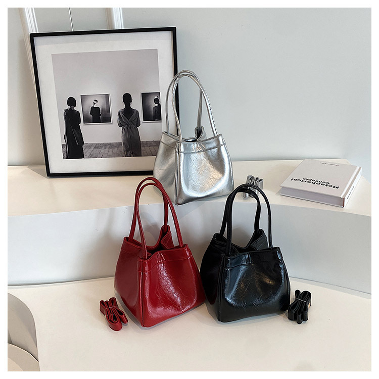 2024 Nouveau cadeau d'anniversaire de style esthétique haut de gamme pour femmes, seau à main à une épaule tendance et polyvalent à la mode_voghion.com