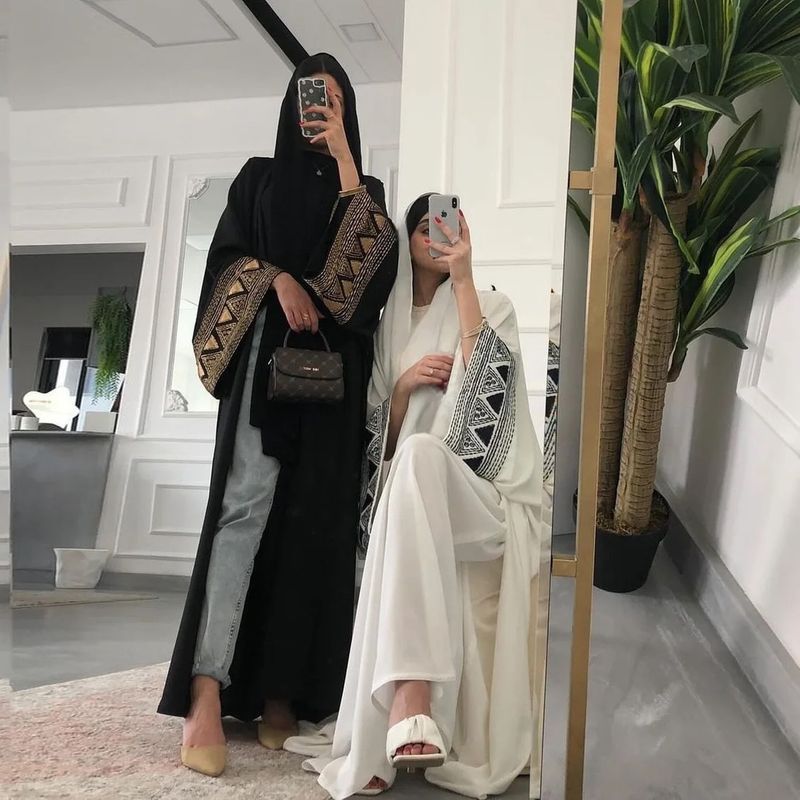 Verve F418 Arabic Embroidered Fashionable Outerwear Abaya Robe_voghion.com