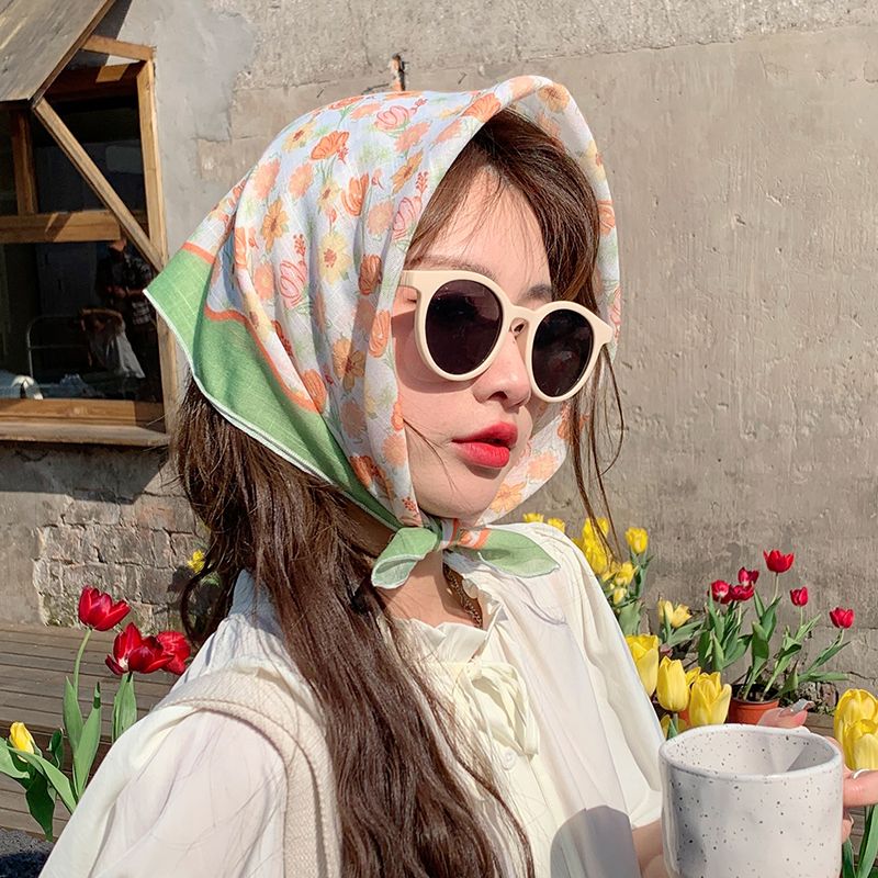 Kleiner quadratischer Damenschal im Landhausstil aus Baumwolle und Leinen, vielseitig einsetzbar als Kopftuch für Frühling und Sommer, Strand und Sonne_voghion.com