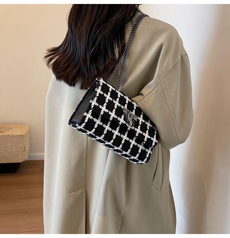 Xiaoxiangfeng Licht Luxus Wolle für Frauen 2023 Neue Trendy Mode Kette Textur Einzelnen Schulter Crossbody Kleine Quadratische_voghion.com