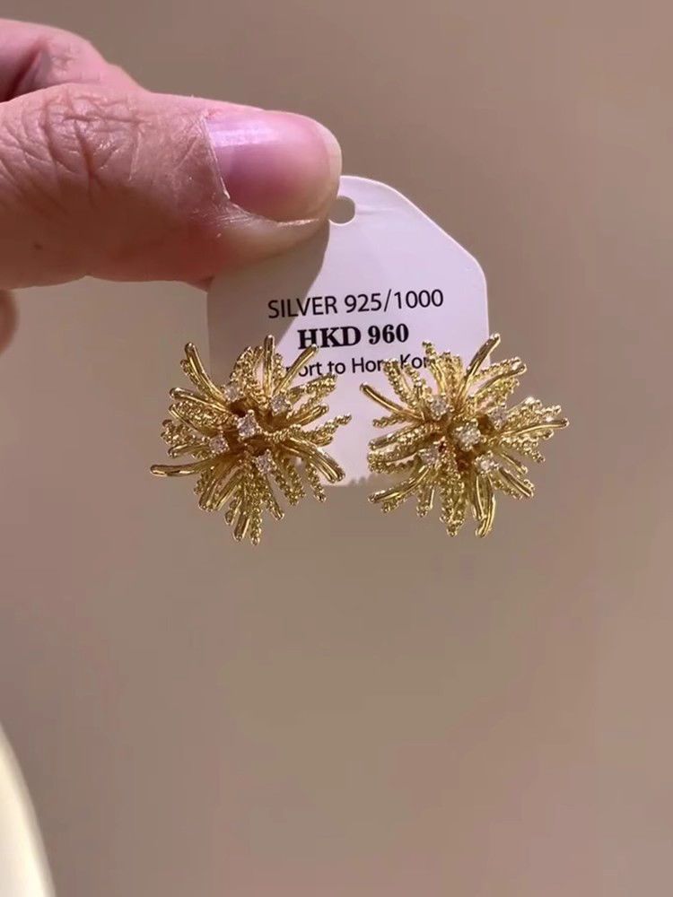 Exaggerated Gold Dandelion Stud Earrings Atmosphere Women's Retro Unique Exquisite High-end Earrings_voghion.com