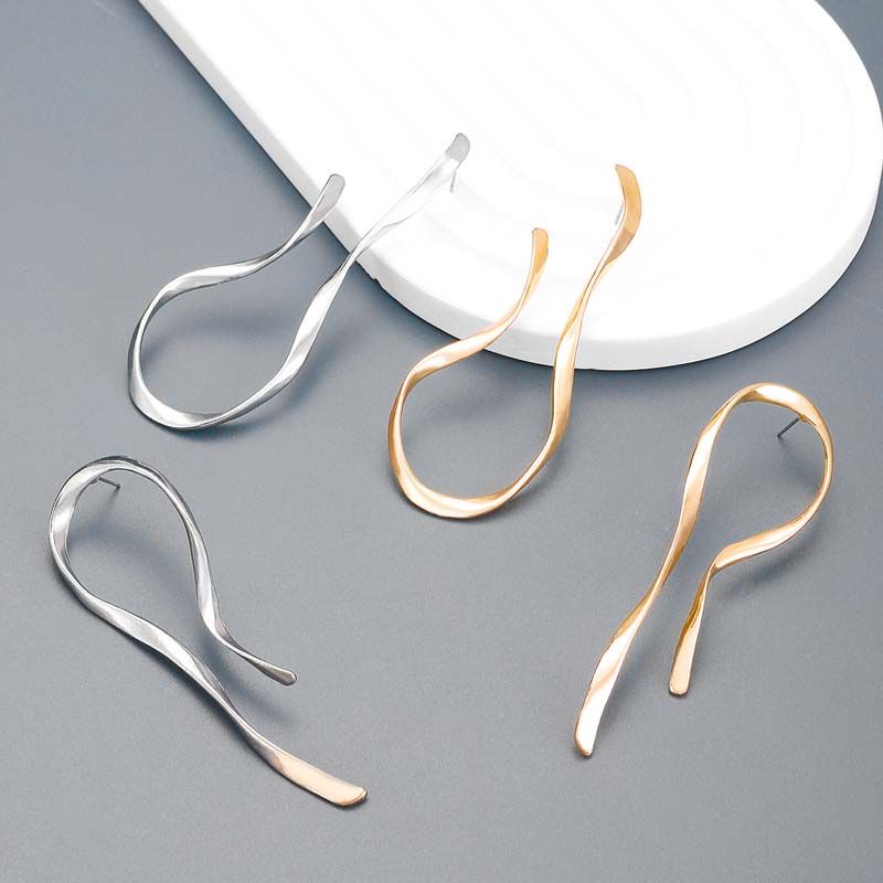 Orecchini pendenti esagerati in metallo con linee irregolari per donna, orecchini asimmetrici intrecciati color oro minimalisti, gioielli regalo_voghion.com
