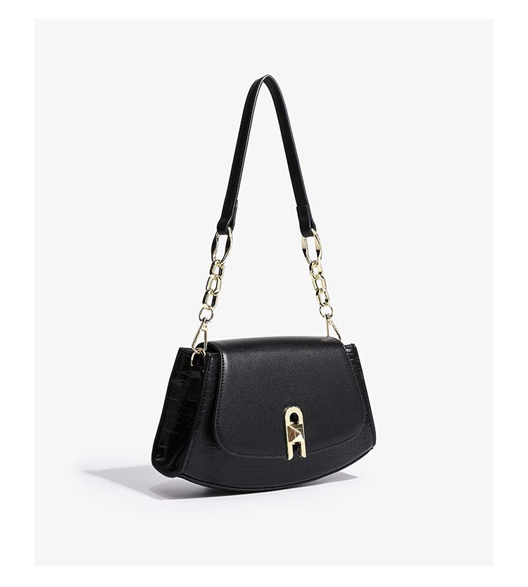 Niche Design Chain Underarm for Women's 2024 Spring/Summer Advanced Texture Stick Single Shoulder Crossbody Bag_voghion.com
