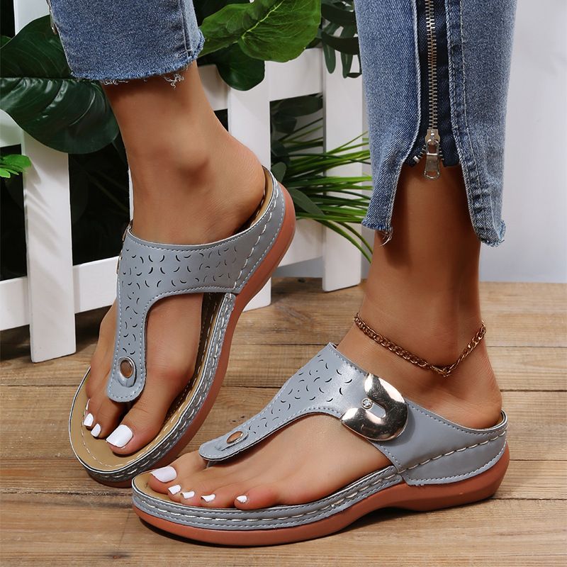 Women's chic wedges retro flip-flops beach slippers_voghion.com