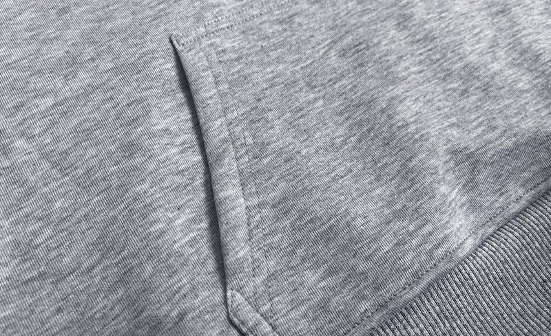 Felpa con cappuccio in cotone con stampa mimetica da uomo, con logo_voghion.com