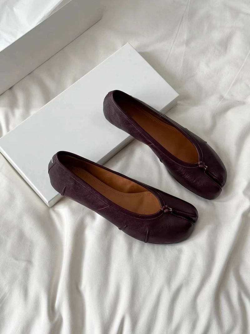 2025 neue faltig voller Split-Toe Schweinehuf Hufeisen flache Ballett einzelne Schuhe weibliche Mode Hundert exquisite Temperament_voghion.com