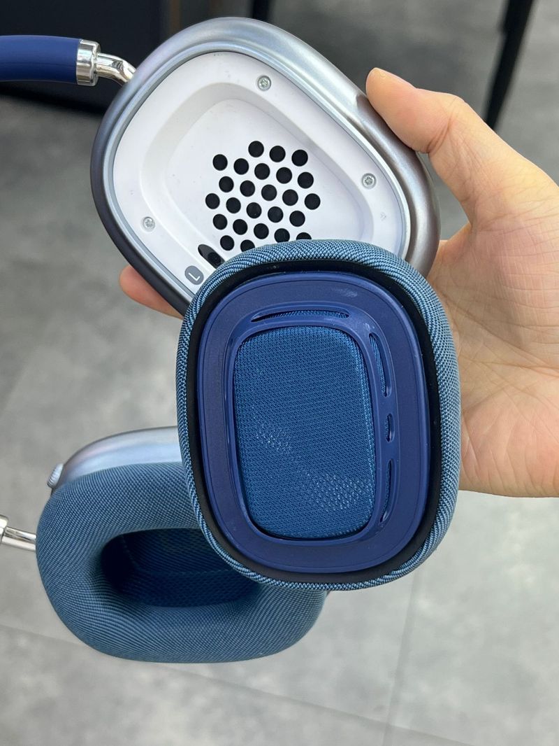 MAX Magnetic Suction Head Bluetooth Headset Appearance Wireless Headset Pop-up Headphones_voghion.com