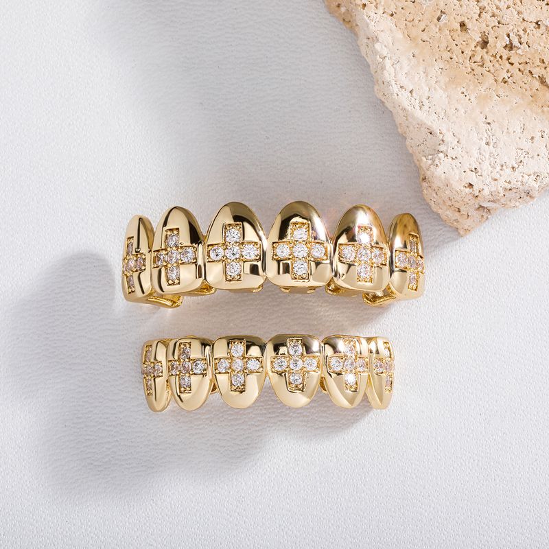 Grillz a croce placcati in oro Hip Hop con zirconi cubici micro-pavé - Gioielli dentali geometrici unisex per Halloween e feste, set superiore/inferiore_voghion.com