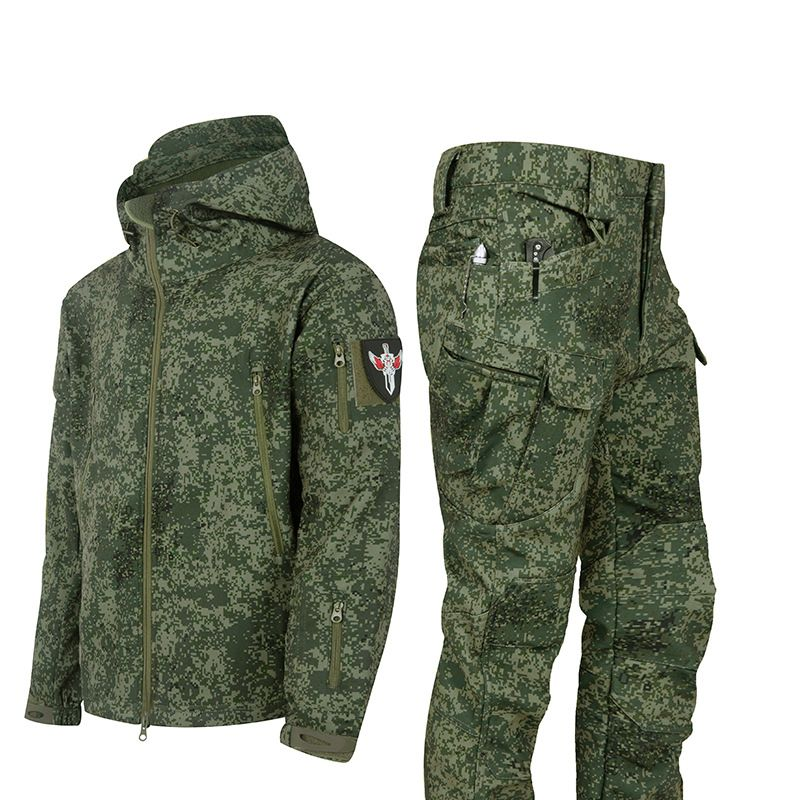 Outdoor shark skin soft shell suit men's windproof military fan tactical winter veet thickened mountaineering jacket_voghion.com