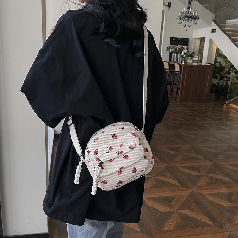 Borsa a tracolla casual in velluto a coste stile coreano, piccola, per donna, 2024, nuova moda, con stampa di fragole, per telefono_voghion.com