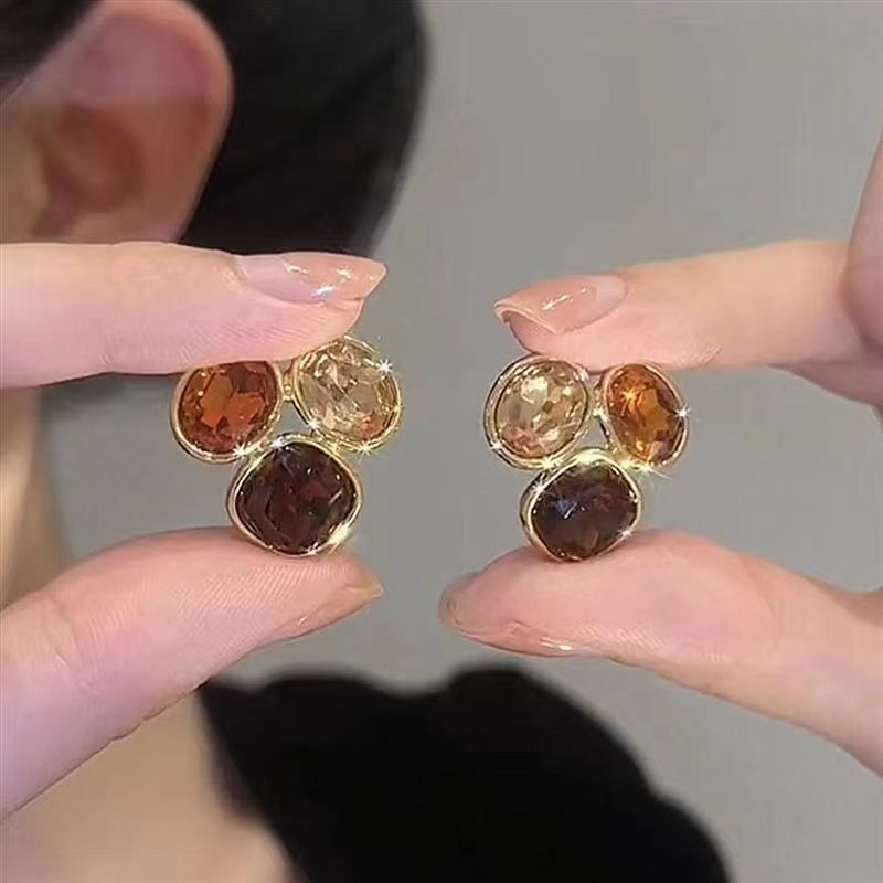 Women's earrings design zircon earrings 2023 new trendy women's earrings niche retro high-end versatile earrings_voghion.com