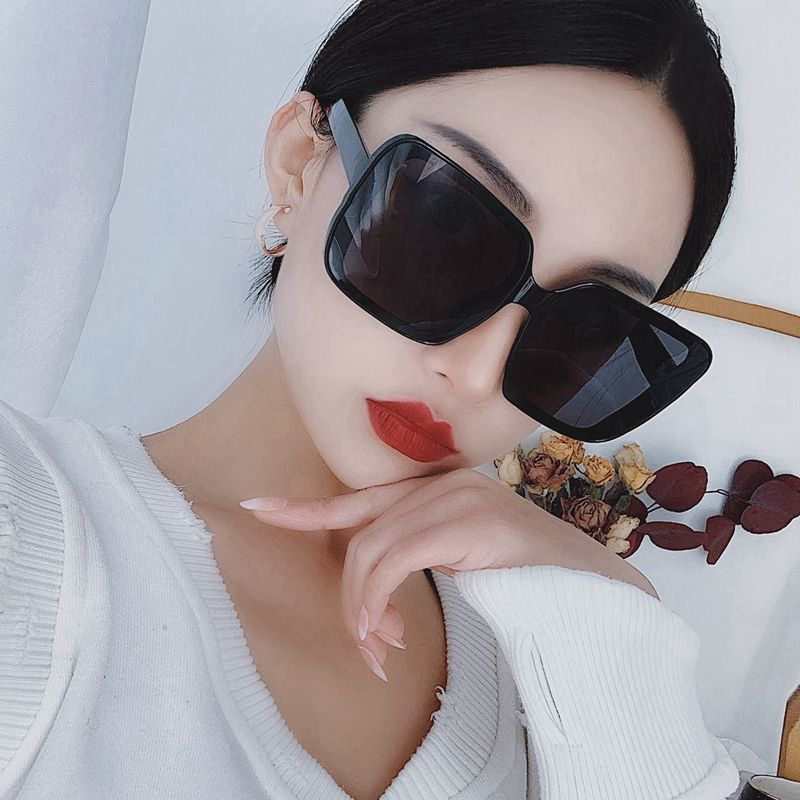 LazyZoom European And American Retro Oversized Frame Black For Women Big Net Red Face Small Street Shooting Glasses Vacation_voghion.com
