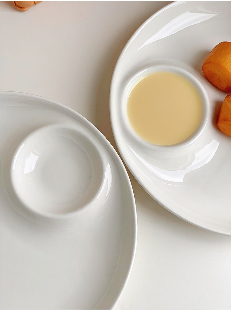 Piatto da portata in ceramica moderna da 10" con vassoio per salse – Piatto bianco versatile per gnocchi, sushi e antipasti, adatto al microonde e alla lavastoviglie_voghion.com