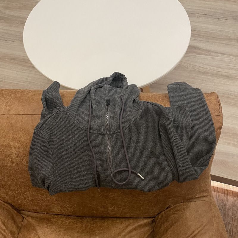 Felpa con cappuccio corta dimagrante con cerniera e motivo a strisce nere e grigie, stile americano/autunno_voghion.com