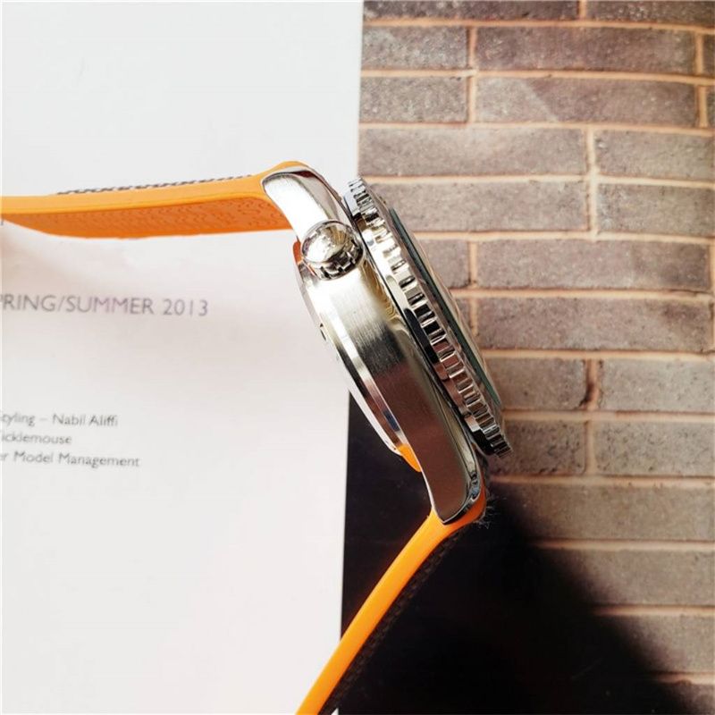 Montre Homme Montre à Quartz Classique et à la Mode pour Homme en Style Business en Acier Inoxydable avec Ceinture en Caoutchouc Montre Homme_voghion.com