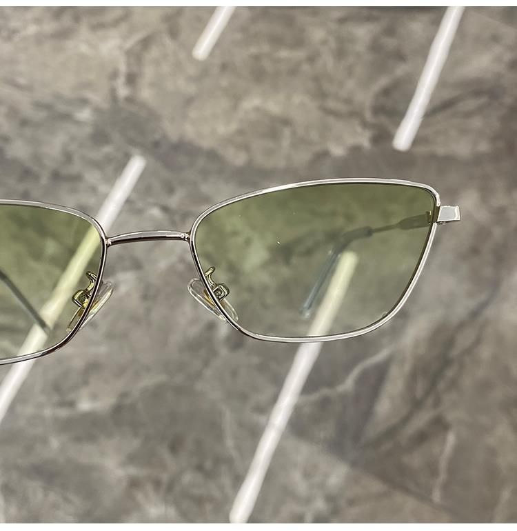 2025 Neue ultraleichte kleine quadratische Sonnenbrille für Damen, Anti-Ultraviolett-Sonnenbrille, rundes Gesicht, Ins für Männer_voghion.com