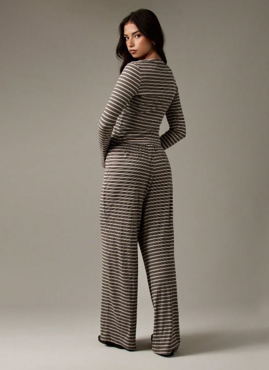 Women's Striped Knit Lounge Set – Long Sleeve Top & Wide Leg Pants, Poly-Spandex Blend For Work & Leisure (Grey/Brown, S-XXL)_voghion.com