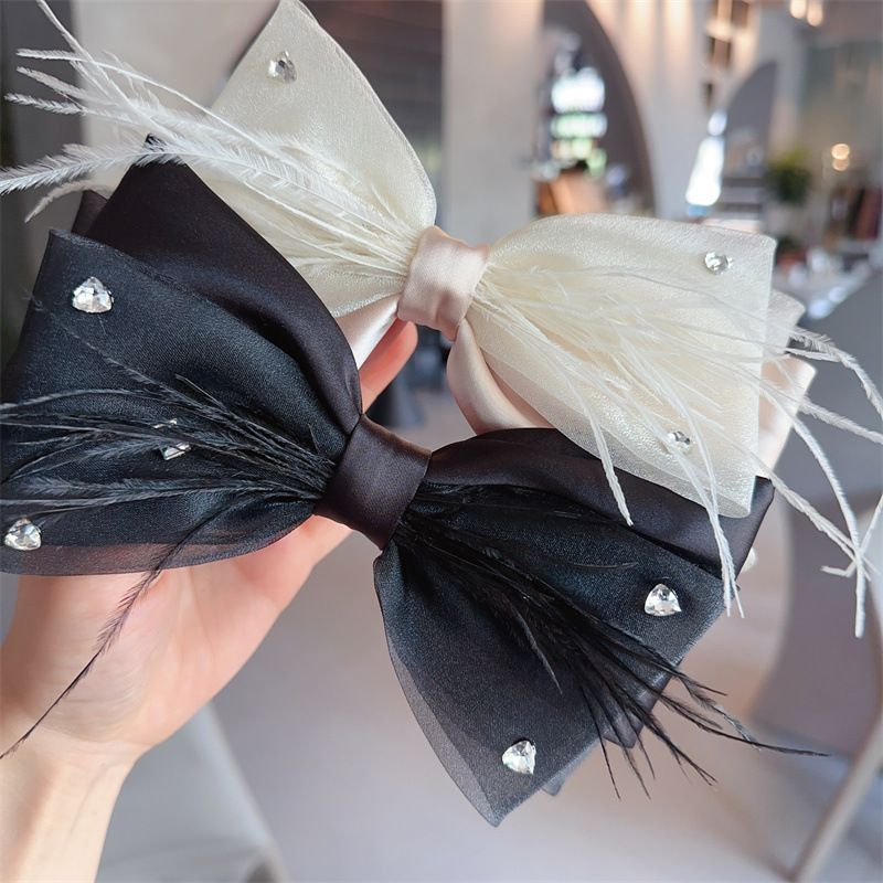 Koreanische Vintage Haarspange - Straußenfeder & Netzschleife mit mehrlagigem Stoff - Elegante Federspange für das Styling am Hinterkopf_voghion.com