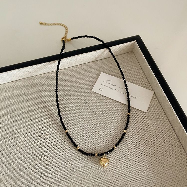 Collar de corazón de metal de cristal negro para mujer, diseño de nicho, personalidad retro, collar de temperamento simple y versátil, cadena de clavícula_voghion.com