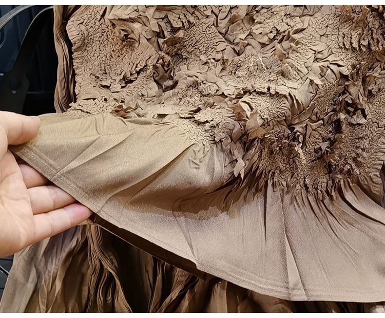 Vêtements pour femmes de haute qualité faits à la main en velours à fleurs plissées haut jupe deux pièces costume tempérament mode costume femme automne nouveau style_voghion.com