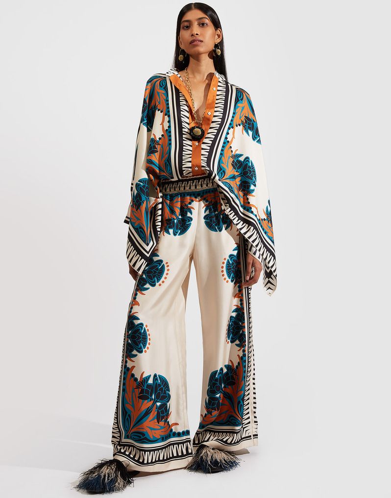 Completo due pezzi da donna con colletto alla coreana e pantaloni irregolari, modello 2025_voghion.com