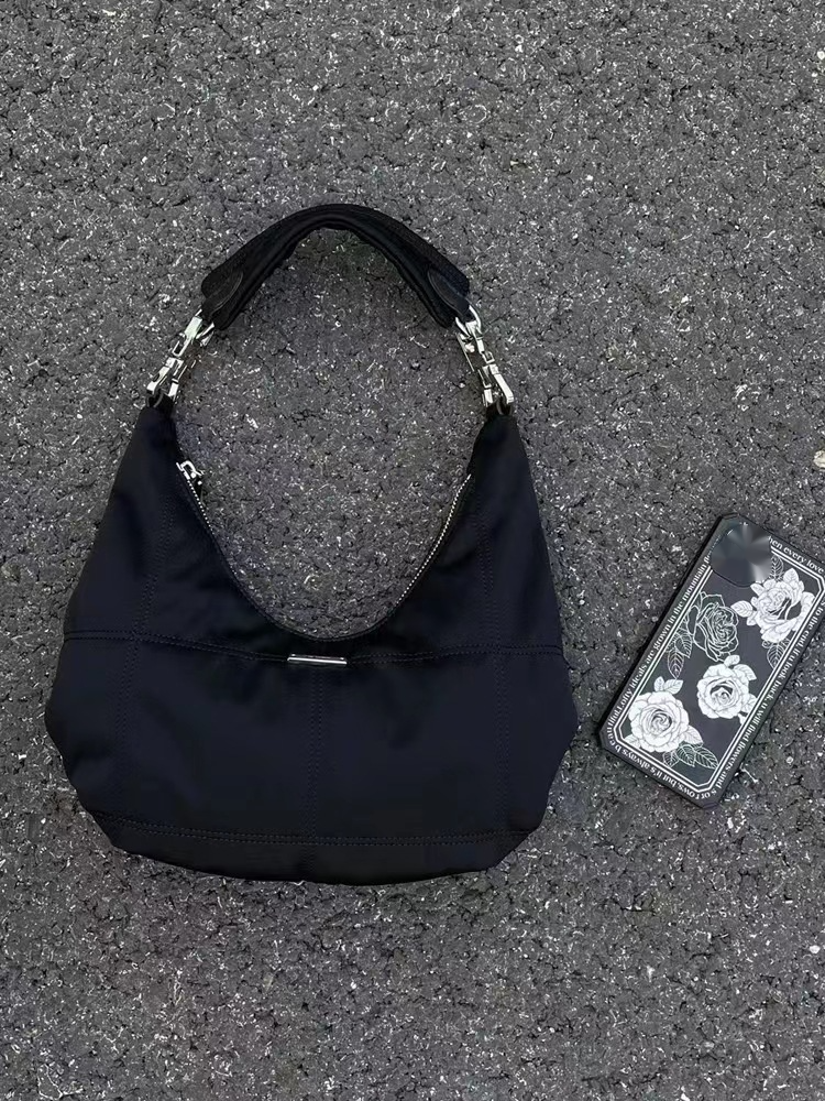 2024 Neue Retro-Schwarzwolkentasche mit einem Gefühl von Luxus Nischen-Unterarmtasche Hand-Ladeschein-Umhängetasche Halbmondtasche für Damen_voghion.com